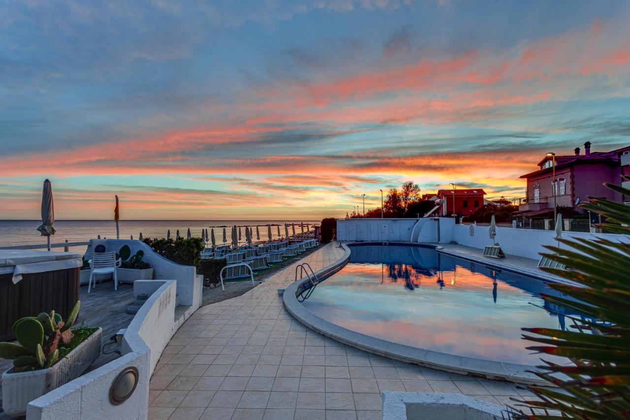 Hotel Cavalluccio Marino Santa Marinella Extérieur photo